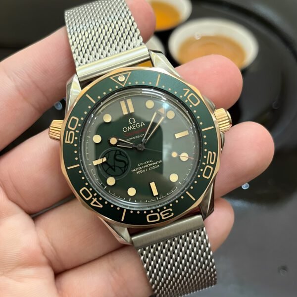 1023032799