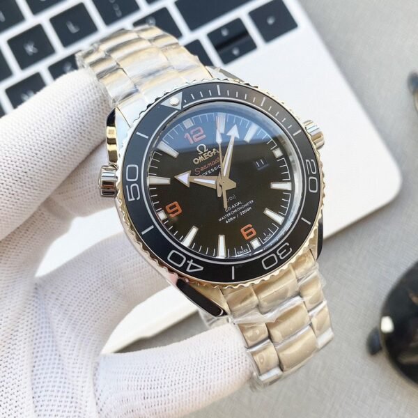 best replica luxury Omega watches Men's high quality imitation Seamaster Planet Ocean 590652989 - Image 2