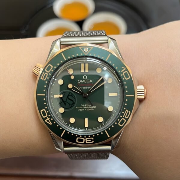 1023032799
