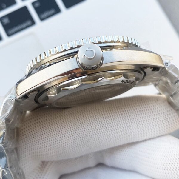 best replica luxury Omega watches Men's high quality imitation Seamaster Planet Ocean 590652989 - Image 6